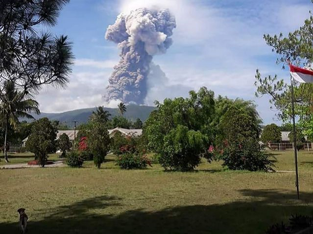 mount soputan photo afp mount soputan photo afp