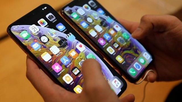 customers have reported problems charging the iphone xs and xs max photo reuters customers have reported problems charging the iphone xs and xs max photo reuters