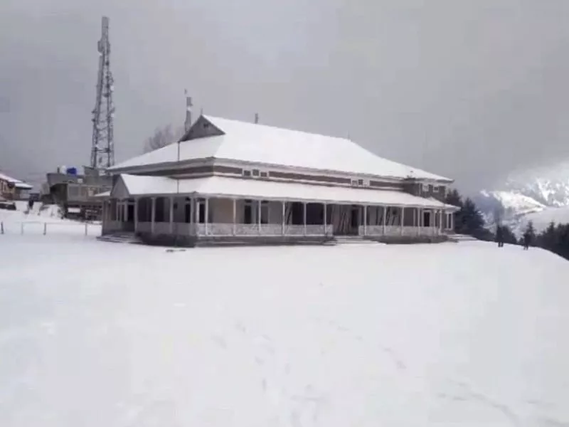 snowfall intensifies cold in kaghan valley snowfall intensifies cold in kaghan valley