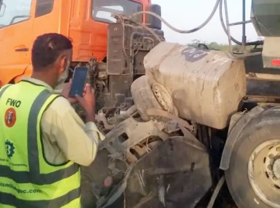 cops killed as trailer rams into police mobile cops killed as trailer rams into police mobile