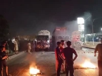 power gas outages spark protest on lyari expressway