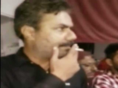 watch pti leader misbehaving with hyderabad police over smoking