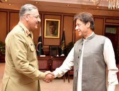 pm imran gen hayat discuss matters related to armed forces