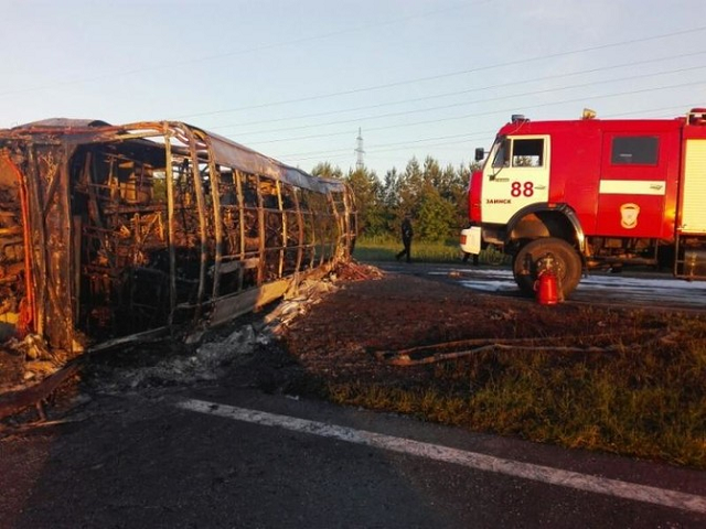 russian bus crash leaves 13 dead photo afp