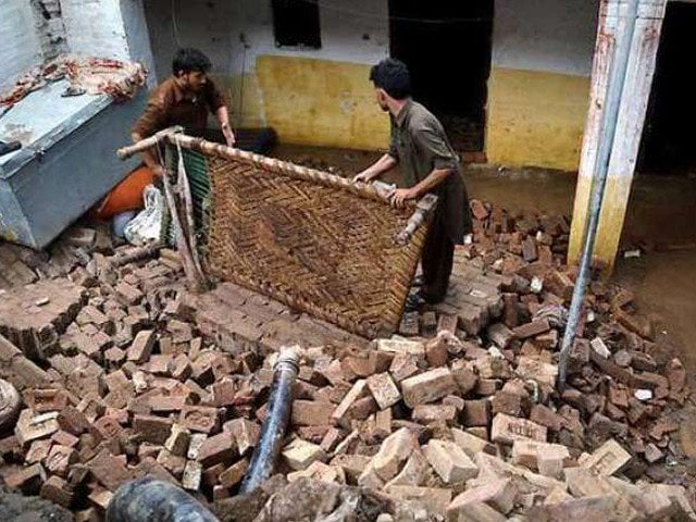 sindh chief minister murad ali shah has taken notice of the incident and has given directives to ensure the victims are given effective medical treatment photo express file