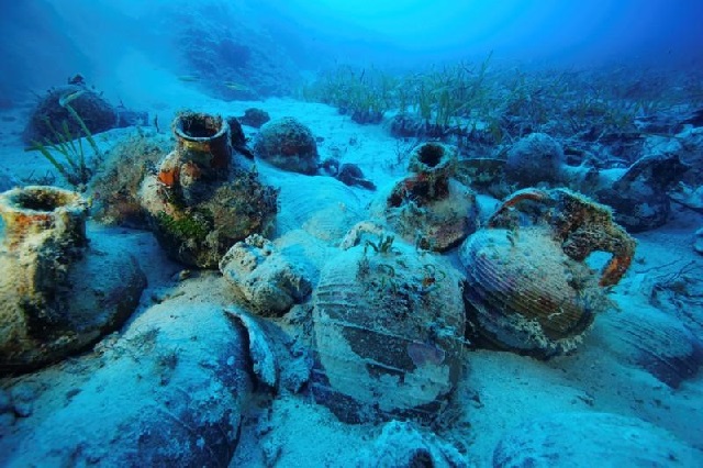 amphorae are seen at the sea bottom at a shipwreck site on the island of fournoi greece photo reuters