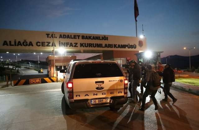 a car carrying us pastor andrew brunson enters the aliaga prison and courthouse complex in izmir turkey october 12 2018 photo reuters