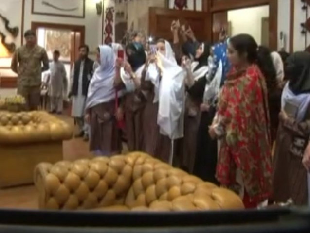 students of sardar bahadur khan women 039 s university sbk become the first to visit the historic building screengrab students of sardar bahadur khan women 039 s university sbk become the first to visit the historic building screengrab