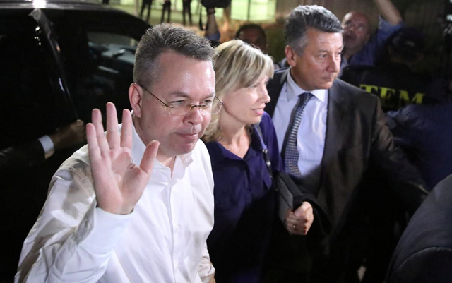 us pastor andrew brunson and his wife norrine arrive at the airport in izmir turkey october 12 2018 photo reuters us pastor andrew brunson and his wife norrine arrive at the airport in izmir turkey october 12 2018 photo reuters
