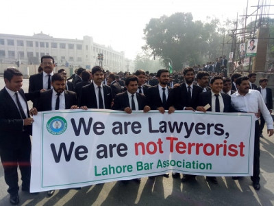 lawyers in lahore protest against registration of false case lawyers in lahore protest against registration of false case