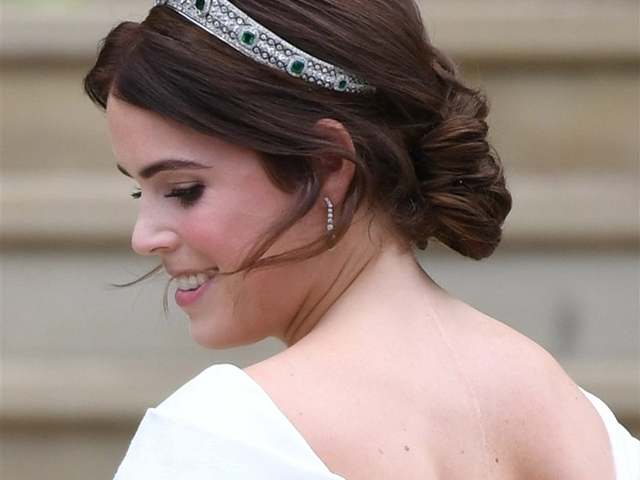 princess eugenie shows off scar in wedding dress