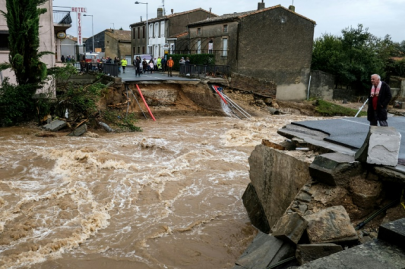 twelve killed as floods hit southwest france