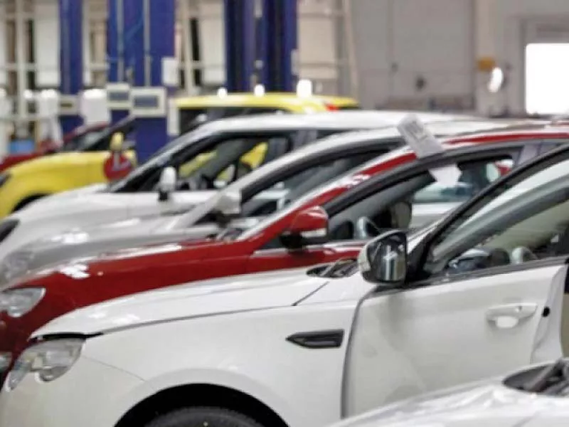 the govt maintained the tax rate on motor cars with engine capacity exceeding 2 500cc at rs300 000 photo file the govt maintained the tax rate on motor cars with engine capacity exceeding 2 500cc at rs300 000 photo file