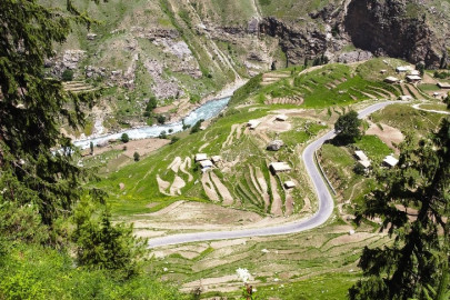 locals tourists trapped in heavy naran snowfall locals tourists trapped in heavy naran snowfall