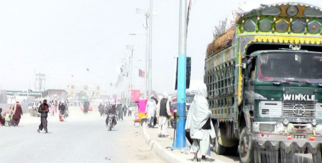 a truck loaded with goods crosses the friendship gate in chaman photo express