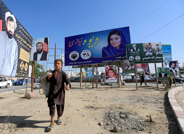 women candidates face 039 small scale war 039 in afghan election photo reuters