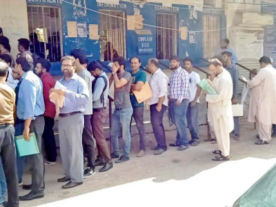 students suffer as signing authority missing in karachi students suffer as signing authority missing in karachi