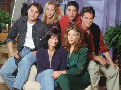 don t see friends reunion happening courteney cox don t see friends reunion happening courteney cox
