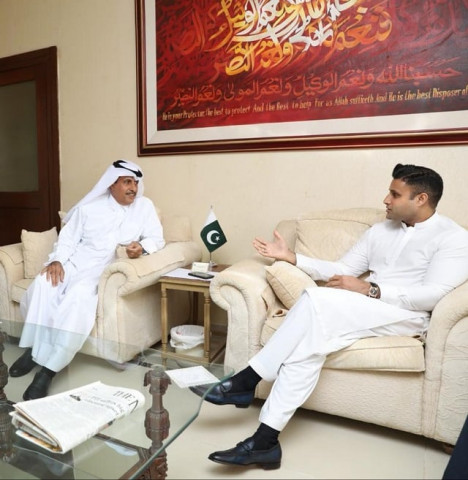 zulfi bukhari with qatari official photo express zulfi bukhari with qatari official photo express