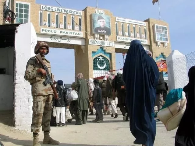 a pakistani soldier keeps guard at the friendship gate crossing point at the pakistan afghanistan border town of chaman pakistan march 7 2017 photo reuters a pakistani soldier keeps guard at the friendship gate crossing point at the pakistan afghanistan border town of chaman pakistan march 7 2017 photo reuters