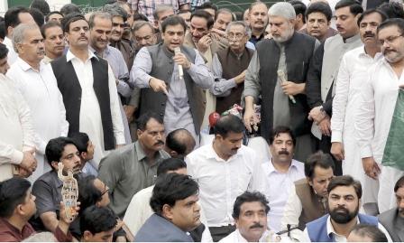 leader of opposition in punjab hamza shehbaz during a protest outside punjab assembly in lahore photo inp