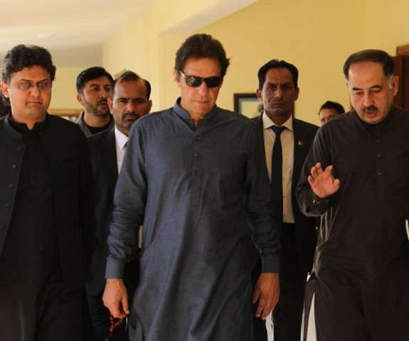 pm imran khan at bani gala photo pid pm imran khan at bani gala photo pid