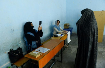 hundreds of afghan polling centers open for second day of voting