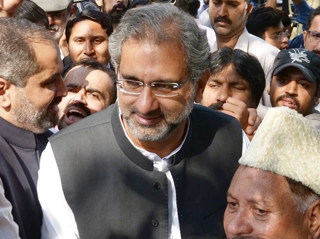 former pm shahid khaqan abbasi arrives at lhc for his hearing on october 8 2018 photo online