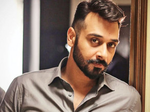 faysal quraishi wants you to stop criticising actors for hosting ramadan transmissions