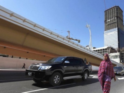 work begins on three more flyovers in karachi