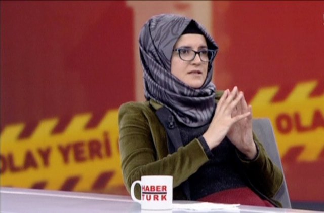 a still image taken from a video shows hatice cengiz fiancee of slain saudi journalist jamal khashoggi during an interview with turkish broadcaster haberturk 039 s anchorman mehmet akif ersoy in istanbul turkey photo reuters