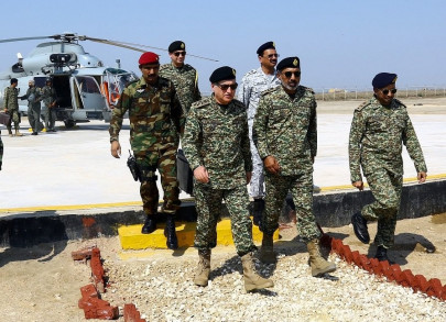 naval chief visits forward posts adjoining sir creek