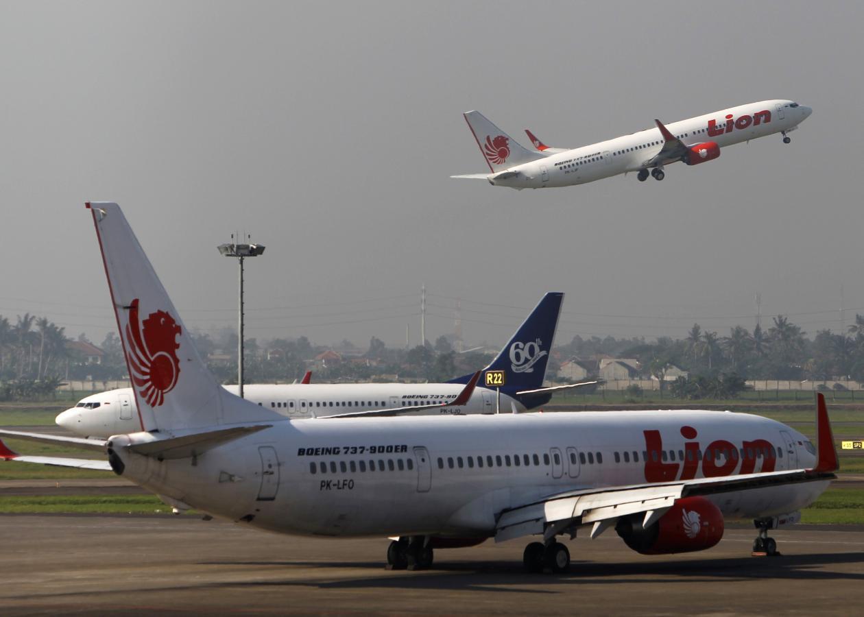 a lion air airplane takes off at soekarno hatta airport in jakarta april 29 2013 photo reuters