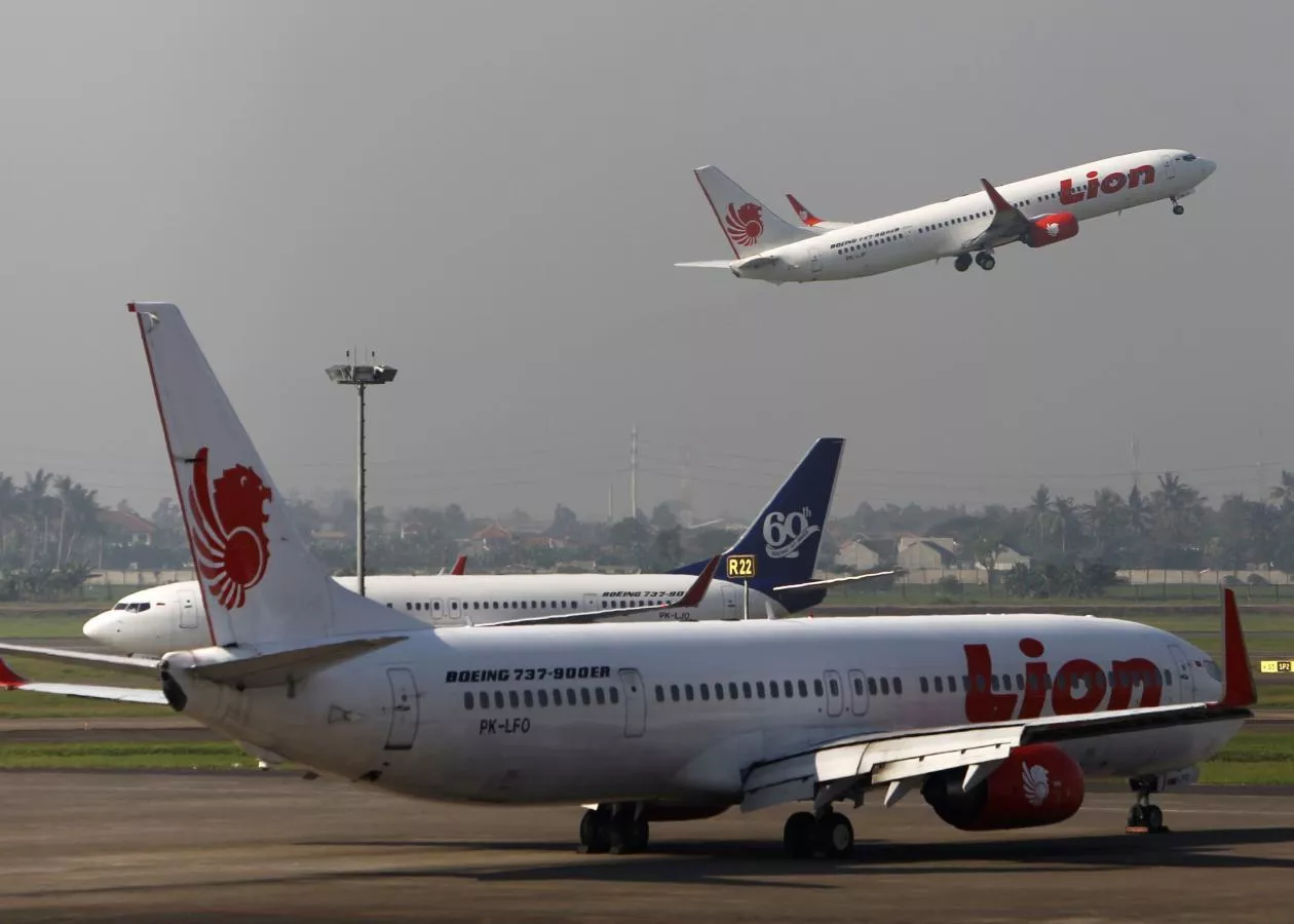a lion air airplane takes off at soekarno hatta airport in jakarta april 29 2013 photo reuters a lion air airplane takes off at soekarno hatta airport in jakarta april 29 2013 photo reuters