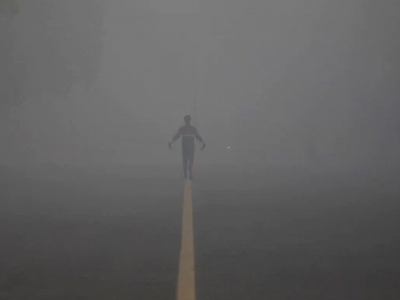 thick haze engulfs delhi as air pollution worsens thick haze engulfs delhi as air pollution worsens