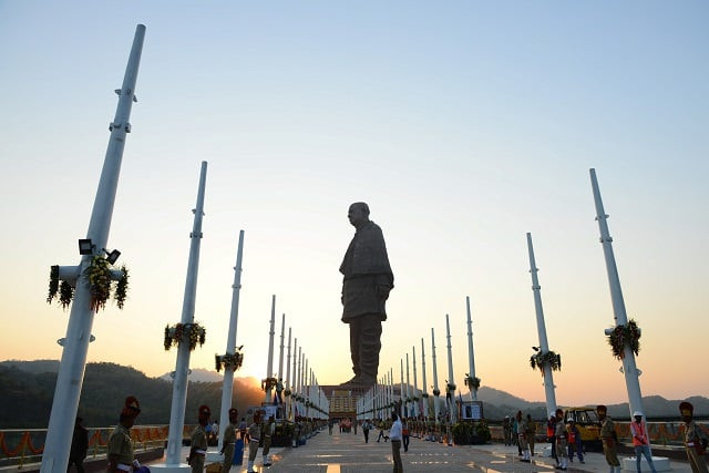 the quot statue of unity quot the world 039 s tallest statue dedicated to indian independence leader sardar vallabhbhai patel stands overlooking the sardar sarovar dam near vadodara in india 039 s western gujarat state on october 30 2018 photo afp the quot statue of unity quot the world 039 s tallest statue dedicated to indian independence leader sardar vallabhbhai patel stands overlooking the sardar sarovar dam near vadodara in india 039 s western gujarat state on october 30 2018 photo afp