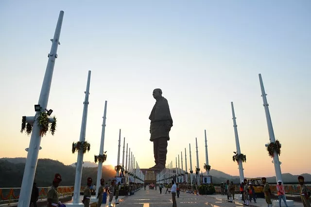 the quot statue of unity quot the world 039 s tallest statue dedicated to indian independence leader sardar vallabhbhai patel stands overlooking the sardar sarovar dam near vadodara in india 039 s western gujarat state on october 30 2018 photo afp the quot statue of unity quot the world 039 s tallest statue dedicated to indian independence leader sardar vallabhbhai patel stands overlooking the sardar sarovar dam near vadodara in india 039 s western gujarat state on october 30 2018 photo afp