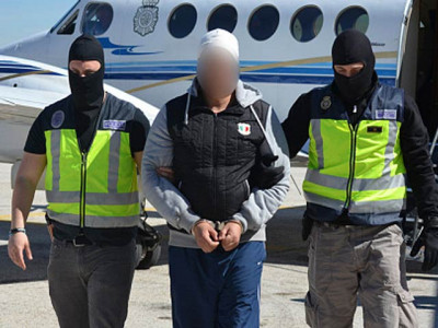 spain deports pakistani man over islamic state links