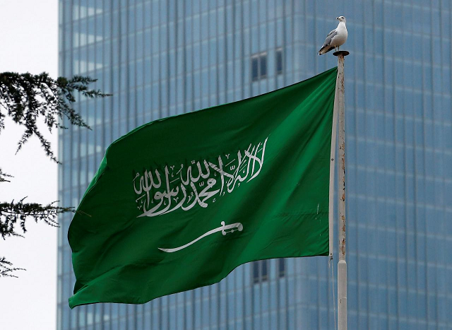 a saudi flag flutters atop saudi arabia 039 s consulate in istanbul turkey october 20 2018 photo reuters