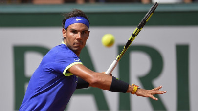 nadal s withdrawal gives djokovic top spot