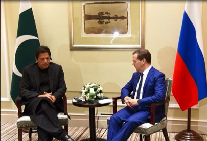 pm imran meets with russian counterpart in shanghai