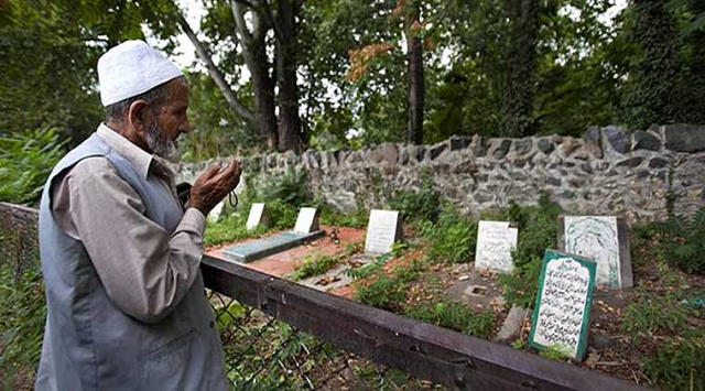 kashmiris on both sides of the line of control and worldwide are observing jammu martyrs 039 day today photo radio pakistan