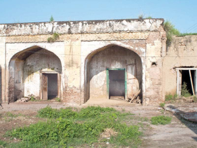 locals dismantling serai kharbooza brick by brick