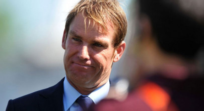 warne offers to help beleaguered cricket australia warne offers to help beleaguered cricket australia