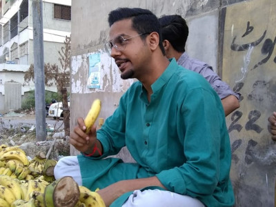 ali gul pir is stealing bananas in new video and it s hilarious ali gul pir is stealing bananas in new video and it s hilarious