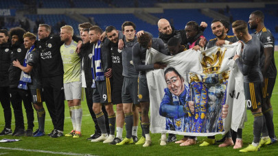 leicester fans prepare to bid farewell to vichai leicester fans prepare to bid farewell to vichai