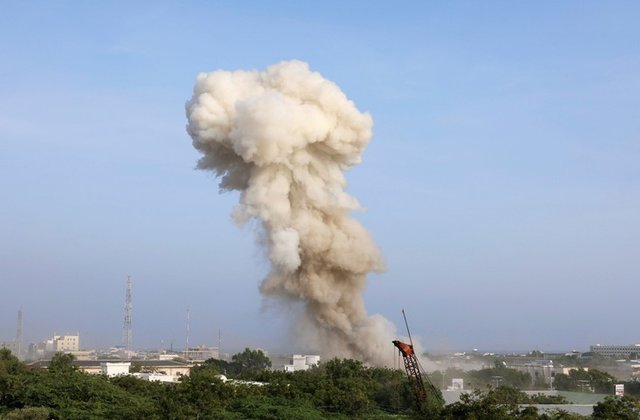 smoke billows from the scene of an explosion in mogadishu somalia photo reuters