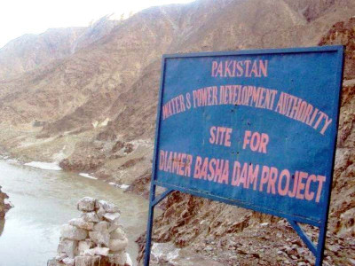 round table discussion experts warn of looming water emergency