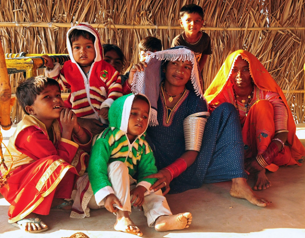 hindu immigrant woman and children from pakistan sit at a shelter on the outskirts of jodhpur in the desert state of rajasthan india october 30 2018 photo reuters hindu immigrant woman and children from pakistan sit at a shelter on the outskirts of jodhpur in the desert state of rajasthan india october 30 2018 photo reuters