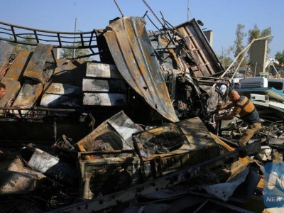 suspected gas cylinder blast kills 42 on zimbabwe bus